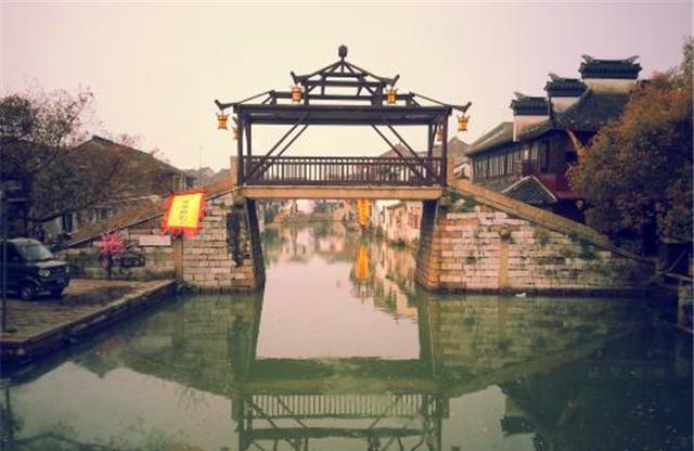 长春:一航班发动机空中喷火,盘旋近2小时后安全返航,川航回应